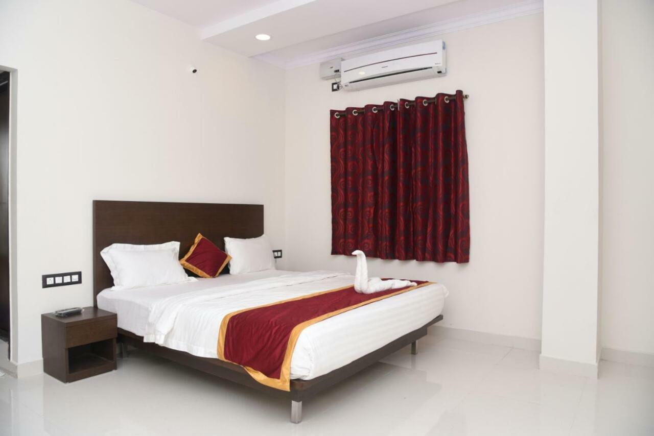 Hotel Grand Kubera Chikmagalūr 外观 照片