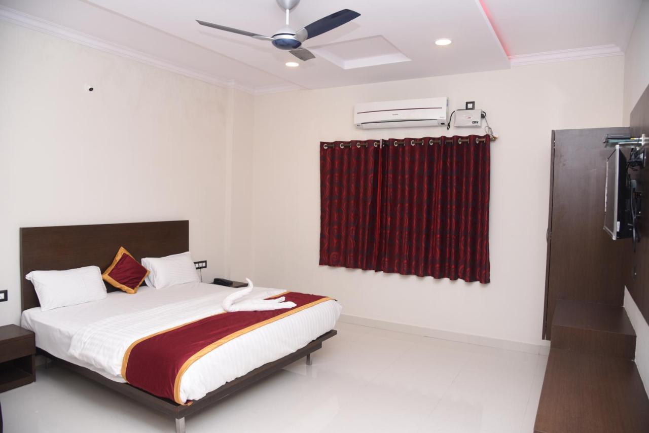 Hotel Grand Kubera Chikmagalūr 外观 照片