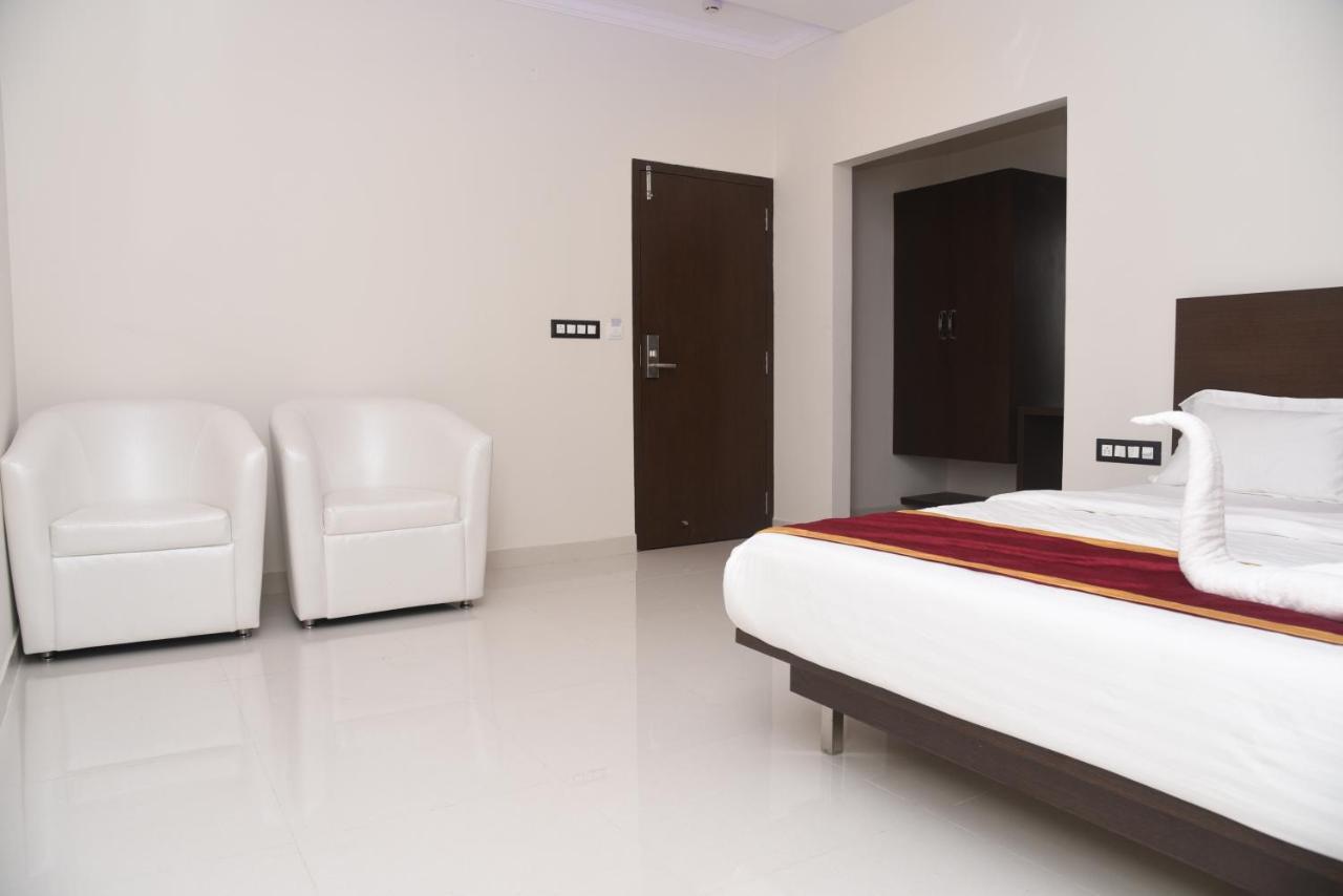 Hotel Grand Kubera Chikmagalūr 外观 照片